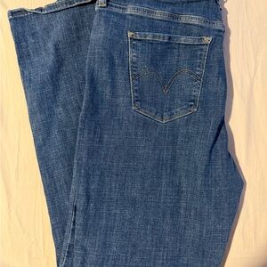 Levi’s Classic Blue Denim Jeans
